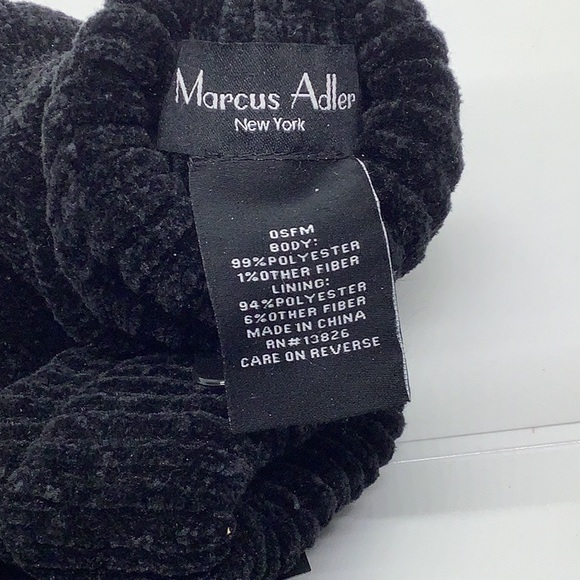 Marc Adler Women’s Black Soft Fuzzy Gloves - Picture 3 of 5